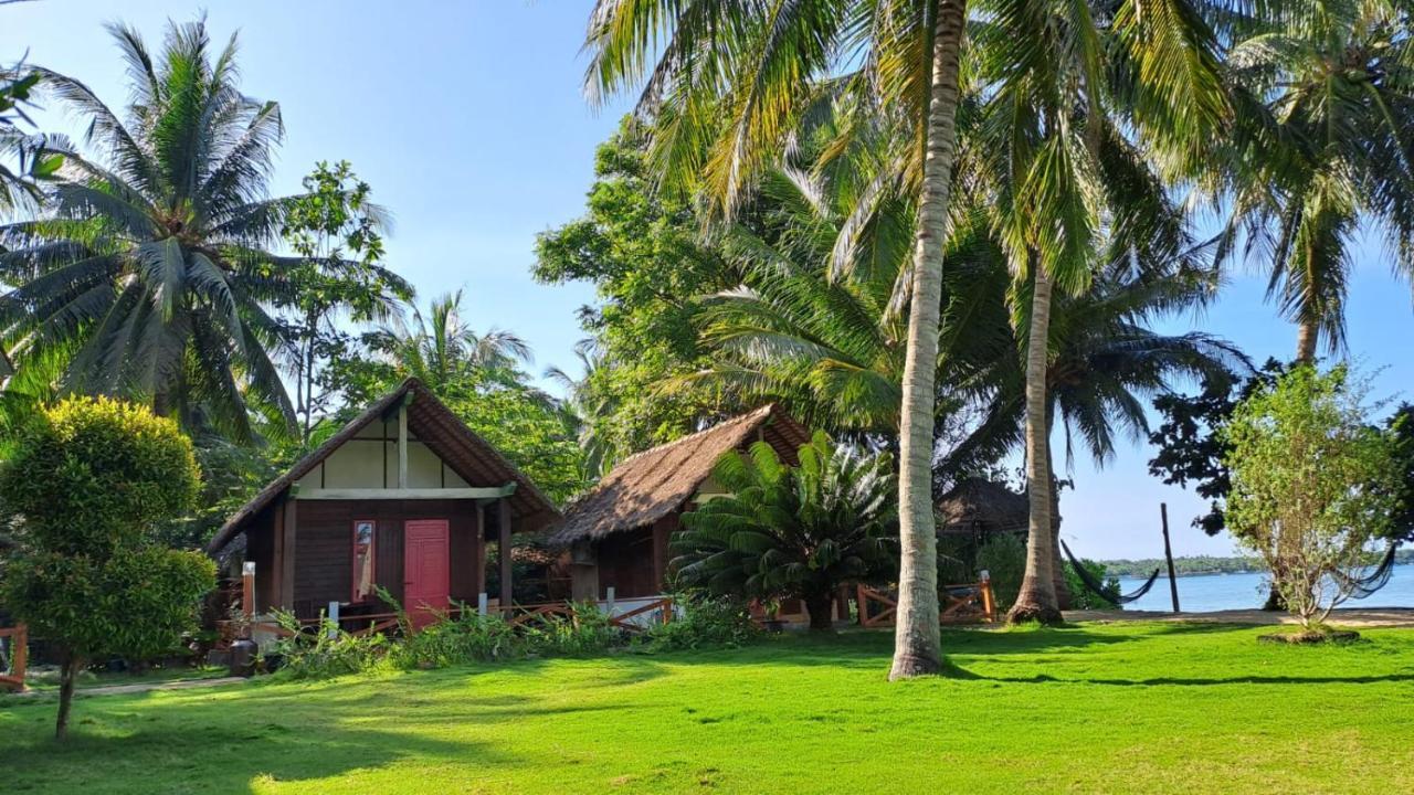 Bungalow Karimunjawa Eksteriør billede